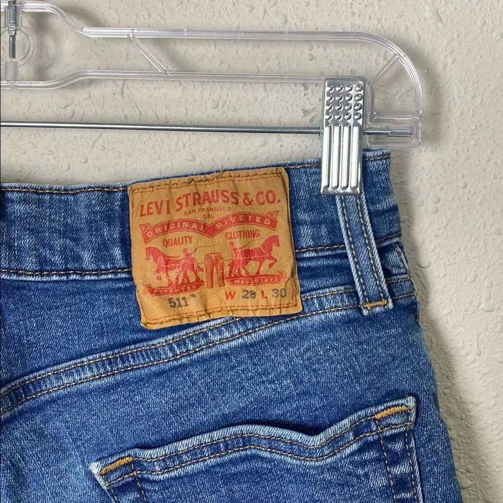 Levi’s 511 Cutoff Denim Shorts W28 L30 Frayed Hem Distressed Medium Wash